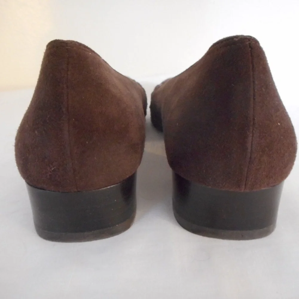 Salvatore Ferragamo Boutique Brown Suede Pumps - Picture 5 of 8